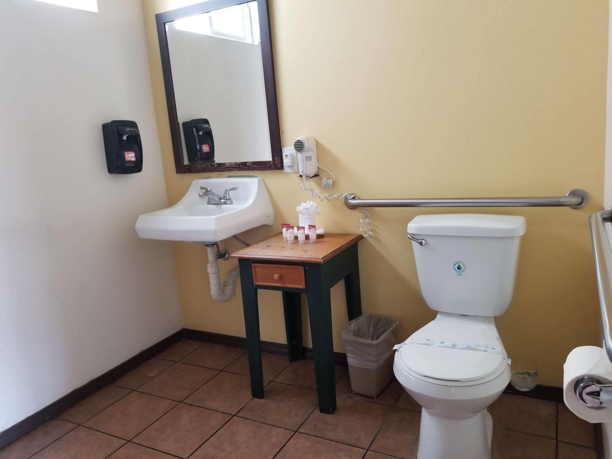 לוס אנג'לס Casa Bella Inn Downtown La מראה חיצוני תמונה