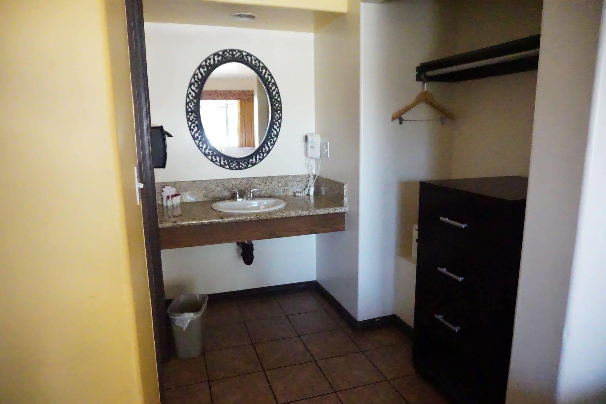 לוס אנג'לס Casa Bella Inn Downtown La מראה חיצוני תמונה